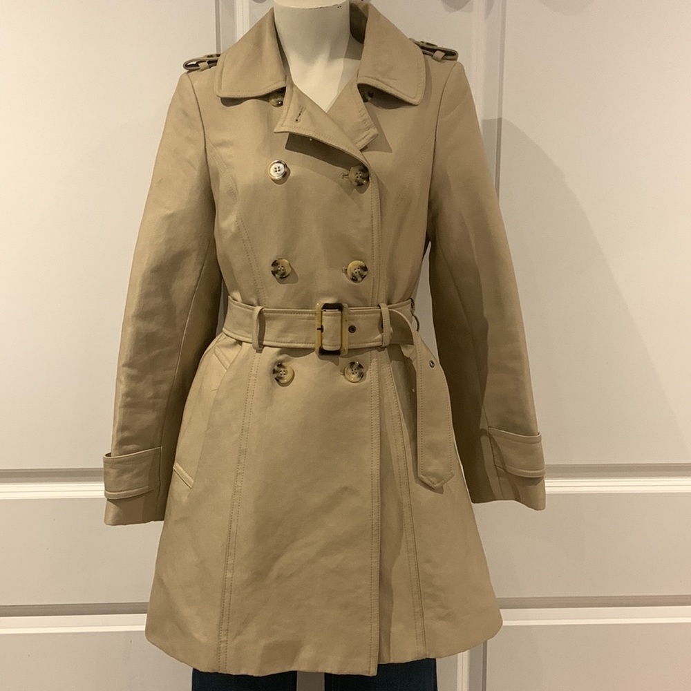 Classic trench coat by Sandra Angelozzi